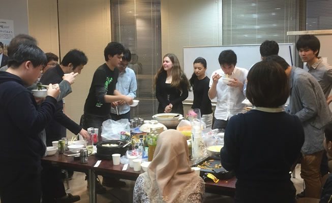 写真：小川研究室の留学生歓迎会